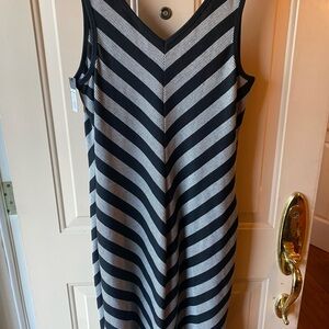 Black and White Sleeveless Midi Dress